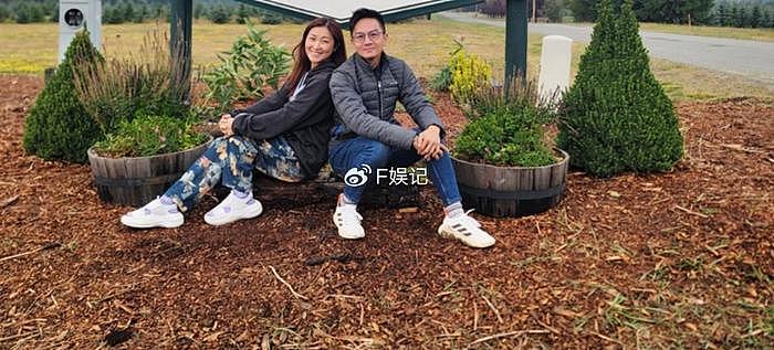 胡诺言46岁生日和太太陈琪旅游庆祝 夫妻俩和子女视频通话联系 - 2