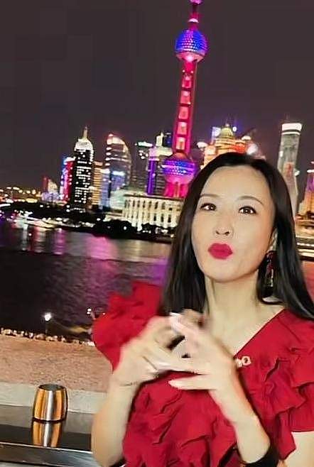 港姐张文慈搬家到广州，租房居住面积小，才在上海买房10个月 - 4