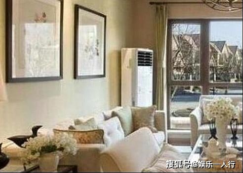 刘涛如今的家，住在小公寓里面，跟以前的豪宅比起来差真多 - 5