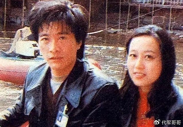 演员周里京：外出拍戏妻子在家被害，30年后仍不敢提，如今怎样了？ - 21