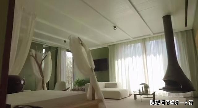 看看江一燕的北京豪宅，室内建有超大锦鲤池 - 10
