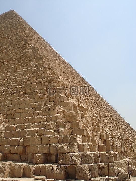 为什么埃及金字塔能耸立4600年？ - 2