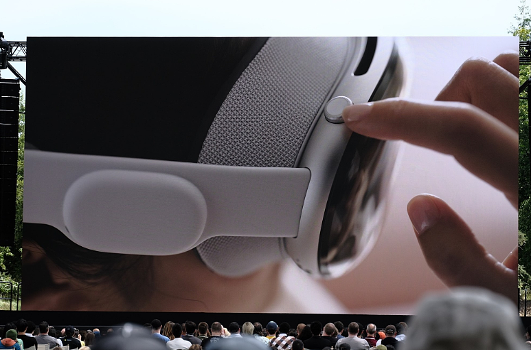 苹果 Vision Pro 增强现实头显正式发布，售价 3499 美元 - 4