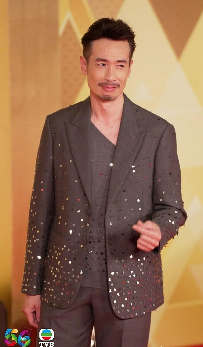 TVB台庆：黄智雯露背抢镜，高海宁身材吸睛，中年明星个个冻龄 - 5