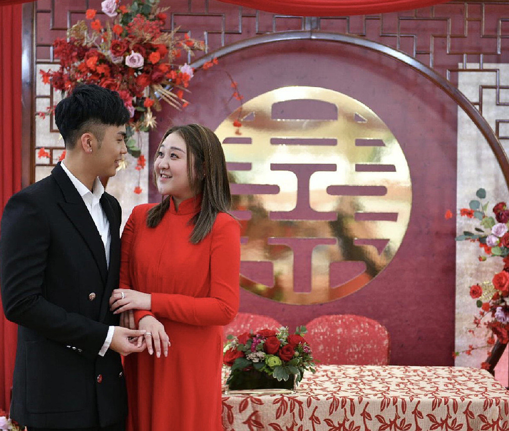 28岁TVB男星与富二代妻子度蜜月，开销女方全包，婚后已减少工作 - 9