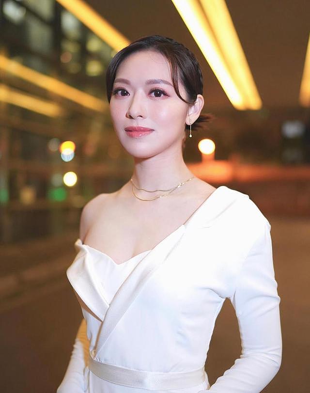 曝女星冯盈盈被TVB雪藏，地位被22岁港姐取代，港媒分析三大原因 - 2