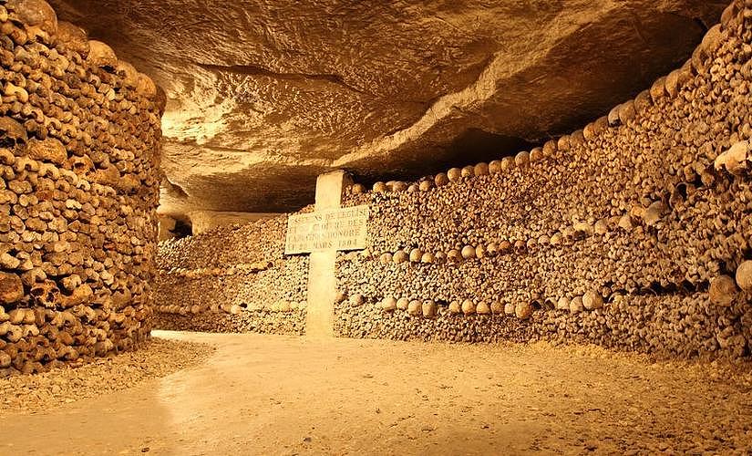 巴黎地下坟场   600万具尸骸砌墙的骷髅墓穴 - 1