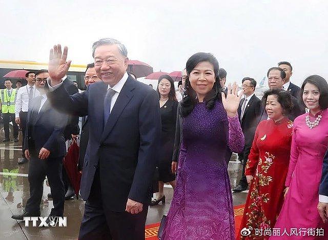 苏林夫妇访华结束返程！夫人穿湖蓝色奥黛惊艳，在北京还看京剧了 - 7