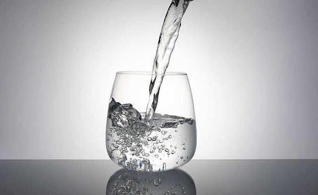 一天八杯水的最佳时间 一天八杯水科学吗