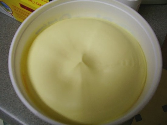 　人造奶油也叫麦淇淋，是氢化油。图片来源：wikipedia