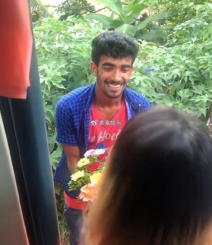 斯里兰卡卖花小伙感谢中国网友：你们的善良淳朴，像鲜花一样灿烂 - 22