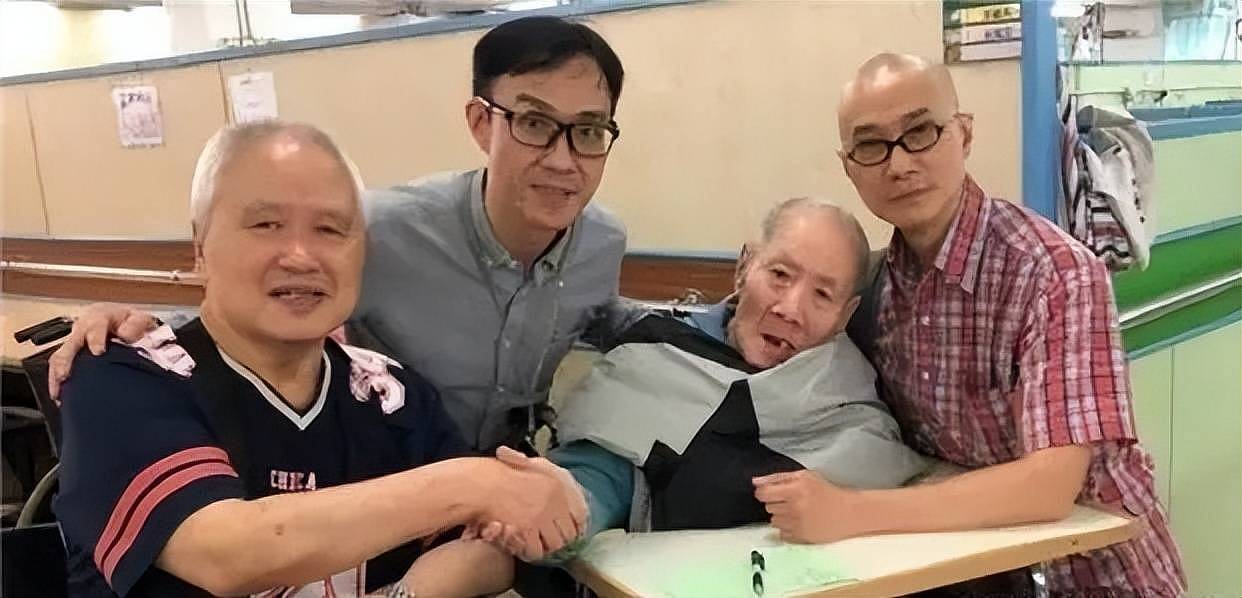 香港金牌配角黄虾病逝，享年76岁，中风入院晚年凄凉独居养老院 - 5