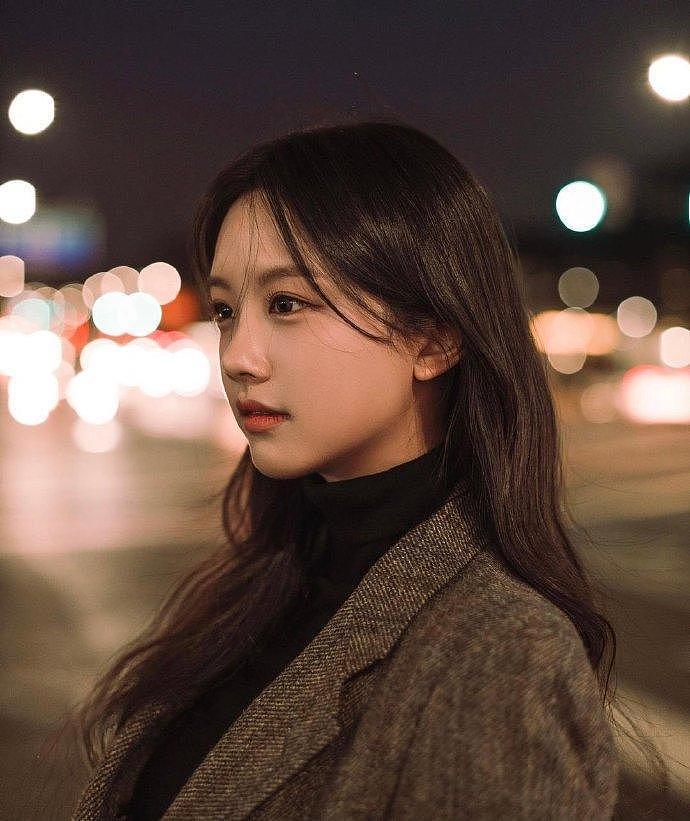 韩国知名球星，17岁女儿是模特，精致的美貌，成韩网热门话题 - 4
