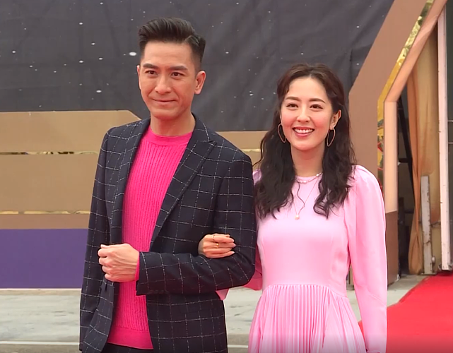 TVB2022年节目巡礼：明星们的打扮有点土，但采访环节是真敢讲 - 2