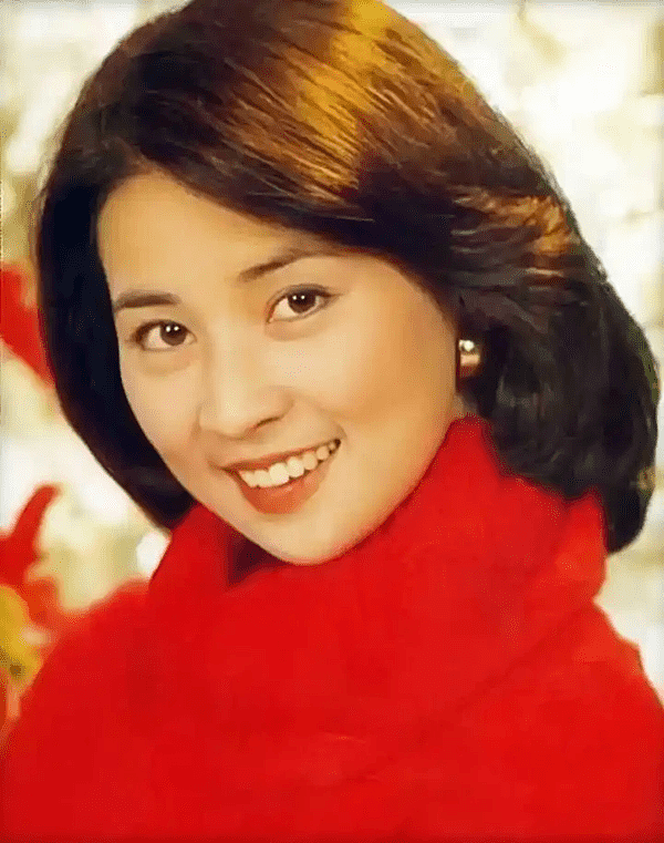 林凤娇才是最厉害的女人，被吴绮莉恶心23年，但成龙从未逃出她手掌心 - 4