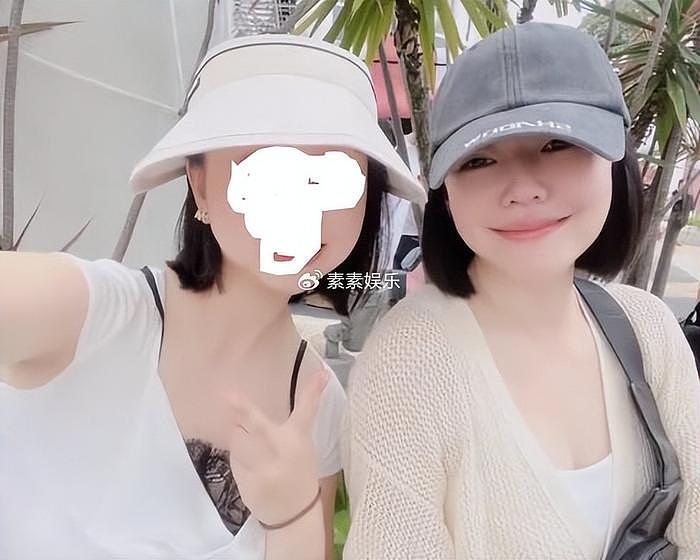 小S女儿这是穿的啥？走在街上不尴尬吗？ - 9