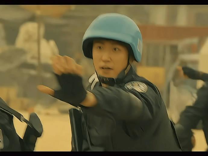 今日中，黄景瑜在影片中饰演的队长十分具有看点，你期待他的表现吗？ - 1