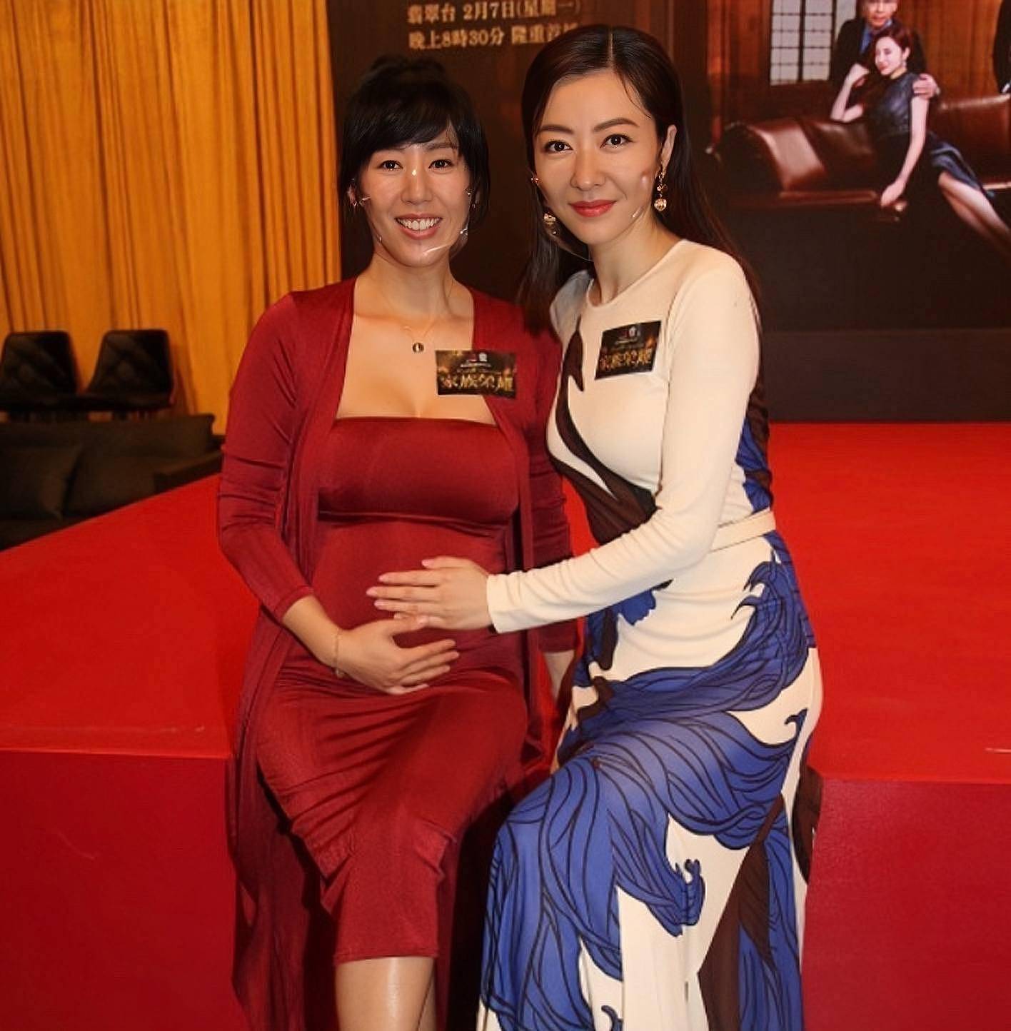 恭喜！香港著名女星怀二胎半年脚踩高跟鞋现身，宣布封肚不会再生 - 3