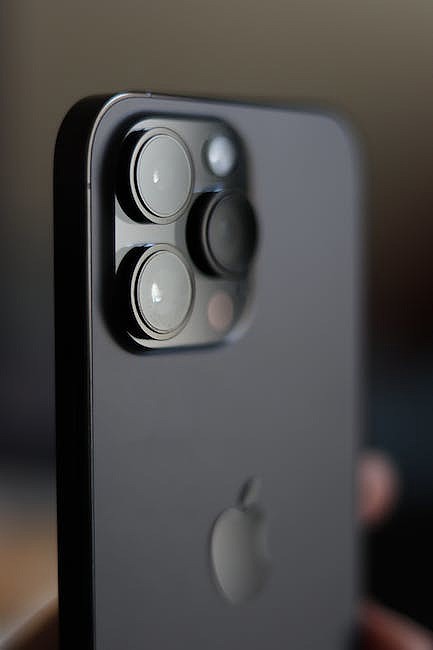 消息称苹果 iPhone 15 Pro Max 手机将独占配备潜望式镜头，最高 6 倍光学变焦 - 2