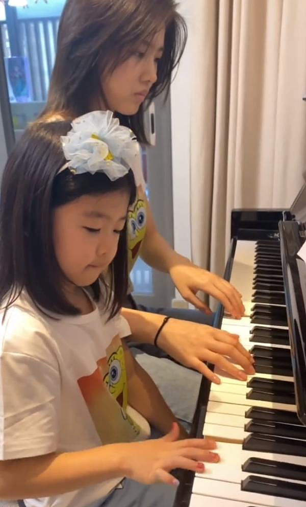 汪峰16岁女儿汪曼熙发布单曲，谱曲作词独立完成，才华横溢未来可期 - 12
