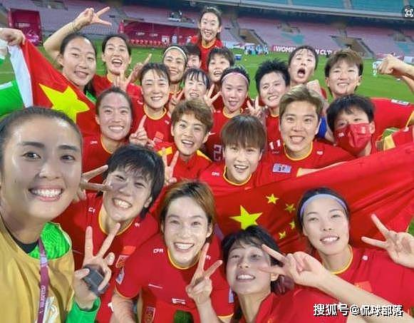 国际足联膜拜，新闻联播关注！人民日报歌颂：中国女足是国人骄傲 - 5