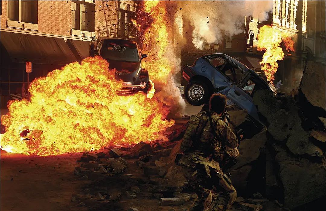 拍了28年大片的爆炸贝，凭变形金刚全球大火，这次是亡命救护车 - 20