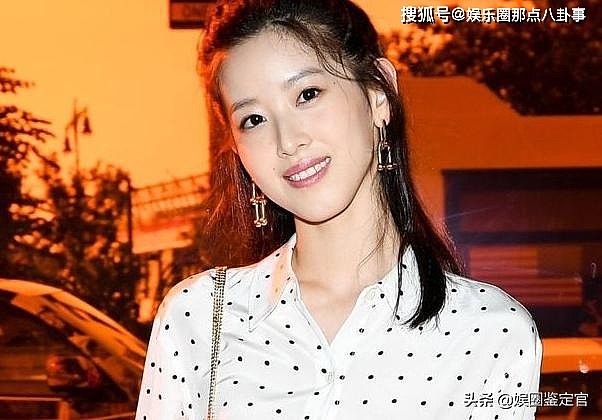 奶茶妹妹章泽天：拒绝张艺谋原谅刘强东，27岁坐拥584亿她有多牛 - 3
