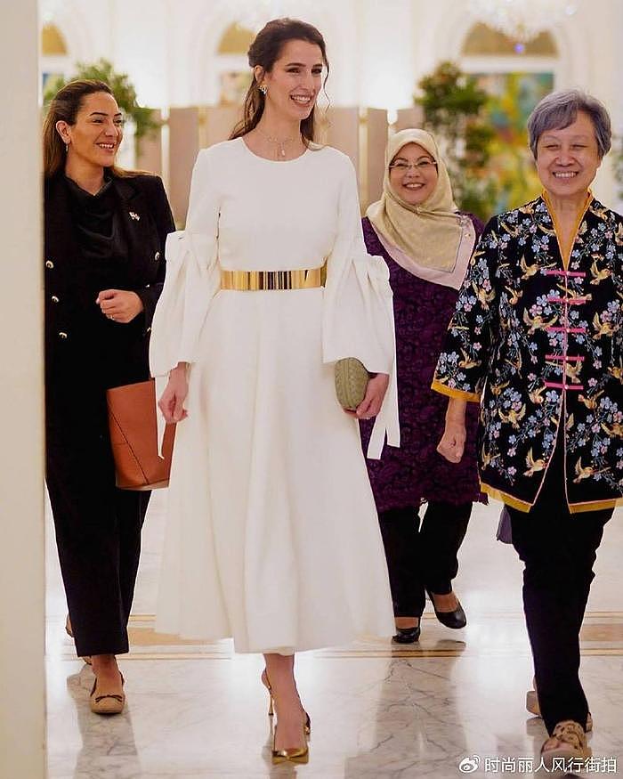 新加坡新任总理夫人因高颜值上热搜！黑裙配金链太美，堪比女明星 - 10