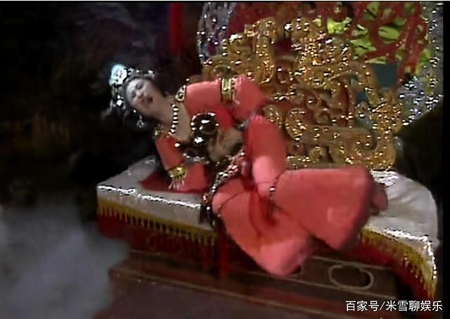 她是“铁扇公主”王凤霞，现实嫁“孙悟空”，却在38岁时香消玉损 - 11