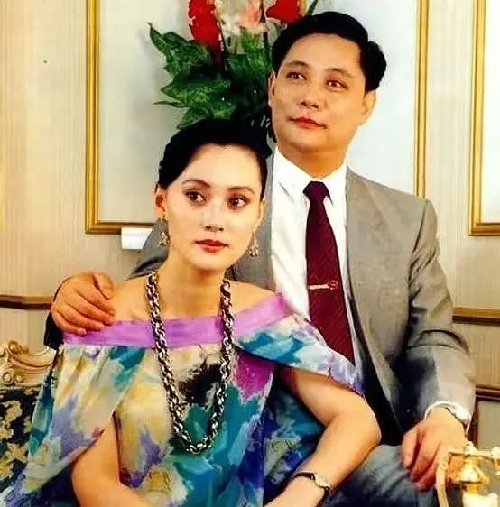 宋佳：大21岁丈夫患病后离婚，55岁公开新恋情，如今在国外开店 - 9