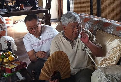 国家一级演员张洪杰，养瘫痪妻子被3个孩子啃老，75岁不敢退休 - 3