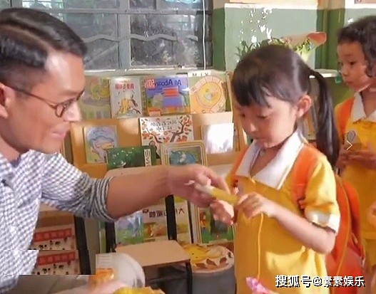 古天乐中秋节给学生们发月饼，将公益慈善进行到底 - 6