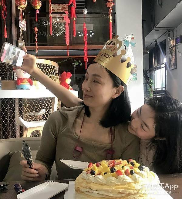 还记得徐峥陶虹的女儿徐小宝吗？13岁的她越来越漂亮了 - 15