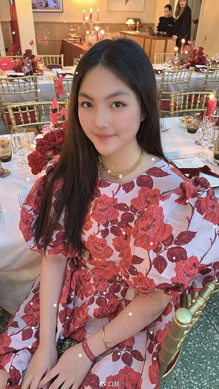 李湘带女儿参加奢华晚宴，14岁王诗龄复胖反弹，精致造型显成熟 - 8