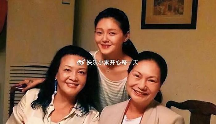 大S妈妈黄春梅70岁大寿，小S晒妈妈合照，大赞徐妈像20岁少女 - 16