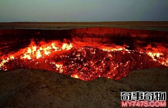 土库曼斯坦地狱之门 大火燃烧46年从未熄灭过