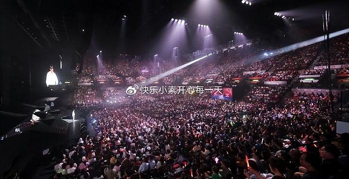 方媛带父母看郭富城演唱会，郭富城唱跳获岳母点赞，一家人很温馨 - 10