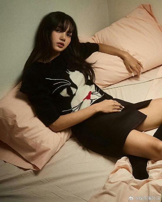 LISA 登上美国版 ELLE 金九封面 杂志采访中LISA提到泰勒… - 5