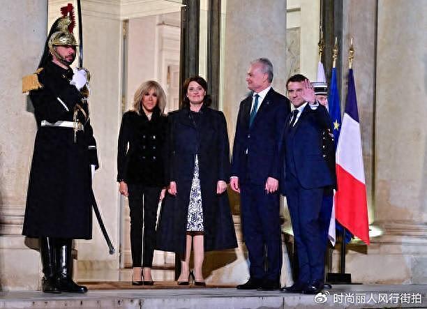 布丽吉特欢迎立陶宛总统夫妇！踩10公分高跟鞋，布老师美腿太绝了 - 1