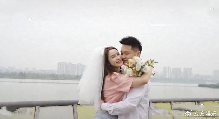 网红张大奕宣布领证结婚 与老公江边拥抱奔跑幸福满满 - 6