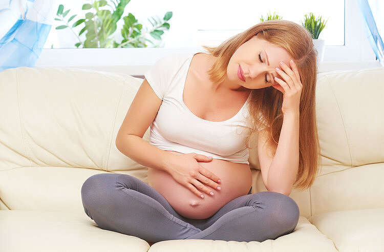 孕期肚子不显怀，是胎宝宝发育不良？医生辟谣：真正的原因有4点 - 1