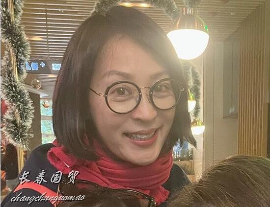 她被称为TVB古装第一美人，嫁豪门息影20年，如今55岁变成这样了 - 5