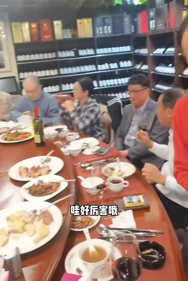 76岁港圈大佬陈惠敏露面，患肺癌仍与林威饮白酒，曾与李小龙齐名 - 11