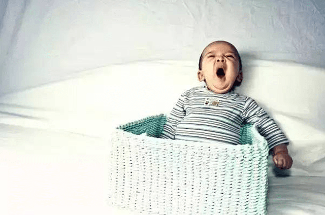 “宝宝累了就自己睡”让家长最为轻松，可这种睡眠方式并不健康 - 5