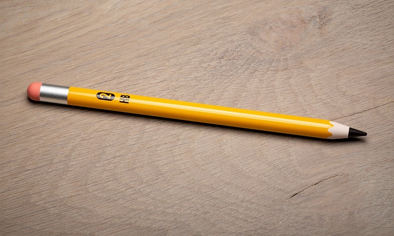长得就像“Pencil”：厂商 ColorWare 推出铅笔外观特别版 Apple Pencil（第二代） - 2