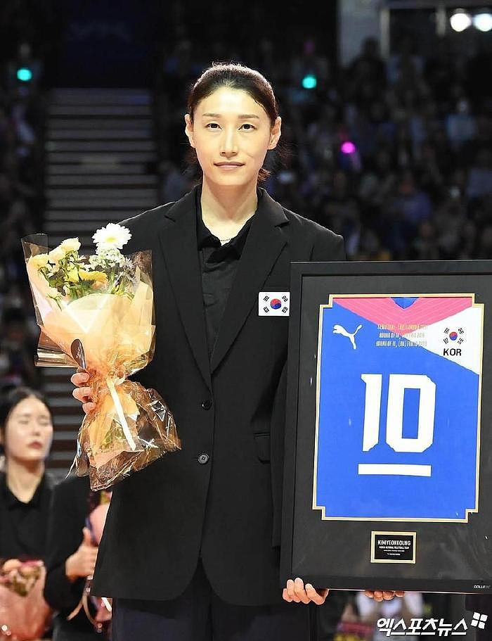 韩国知名排球运动员退役，刘在石、李光洙等众多明星艺人到场 - 7