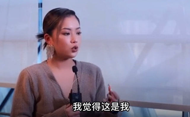 王菊公开承认通过医美瘦脸，称做提拉紧致项目很痛，打水光针也很痛 - 12