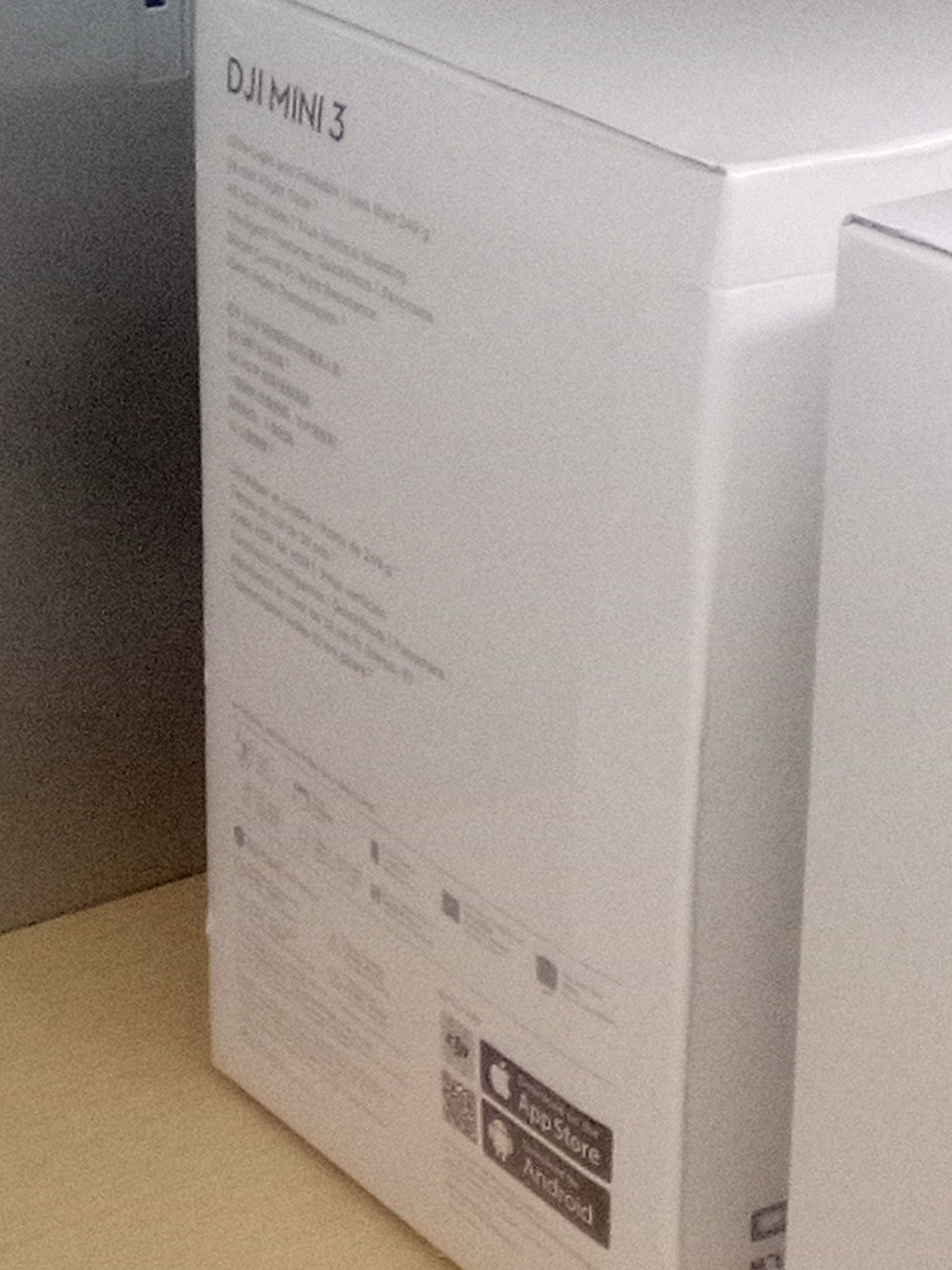 大疆DJI Mini 3（非 Pro）无人机在百思买店亮相，标价860美元 - 5