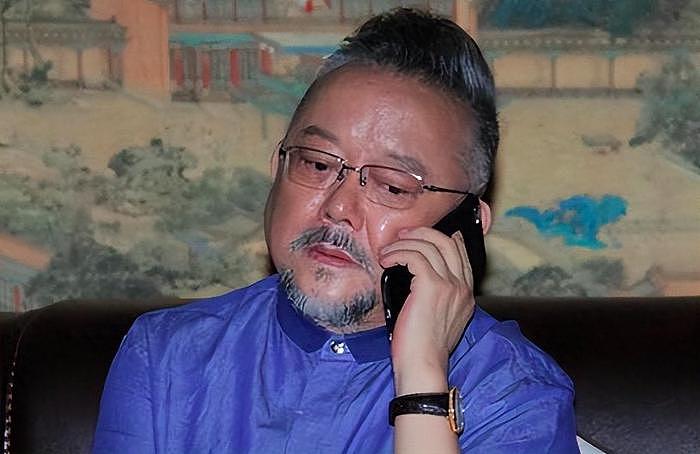 76岁王刚被曝卖掉北京四合院，并移居美国，本尊回应：我不是和珅 - 1