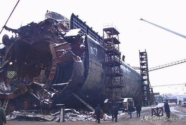 库尔斯克号核潜艇事故（科学解案 库尔斯克号核潜艇爆炸事件）